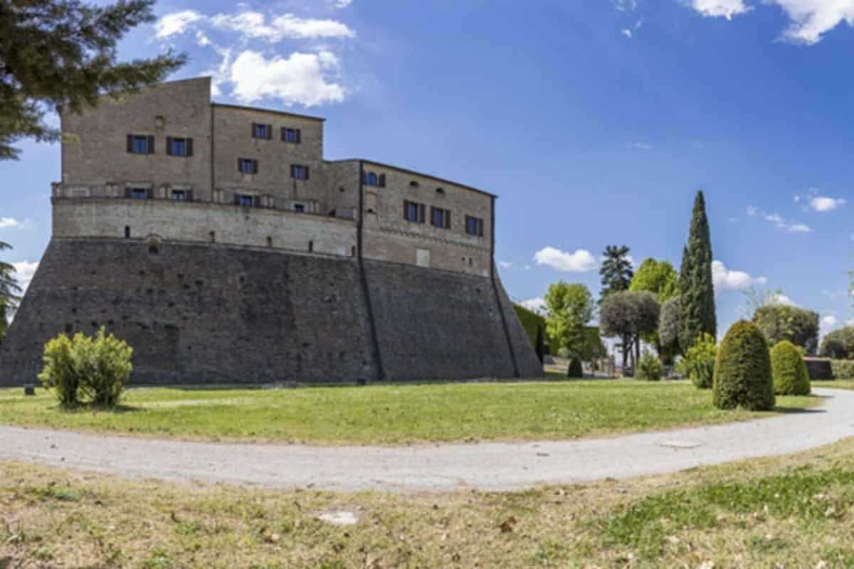 Esperti da tutto il mondo per il Bertinoro Workshop on Graph Drawing. Bertinoro ospita il primo evento informatico del 2025. Il Bertinoro International Center accoglie i migliori informatici. Un evento di rilevanza mondiale sul disegno di grafi.