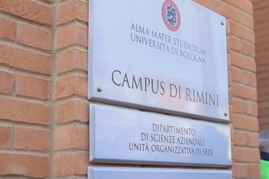 Università di Rimini in crescita: più iscritti e più studenti internazionali. Nuovo studentato a Viserba per accogliere gli studenti fuori sede. Tecnopolo di Rimini: un polo di innovazione in espansione. Il campus di Rimini cresce: numeri, sfide e nuove opportunità.