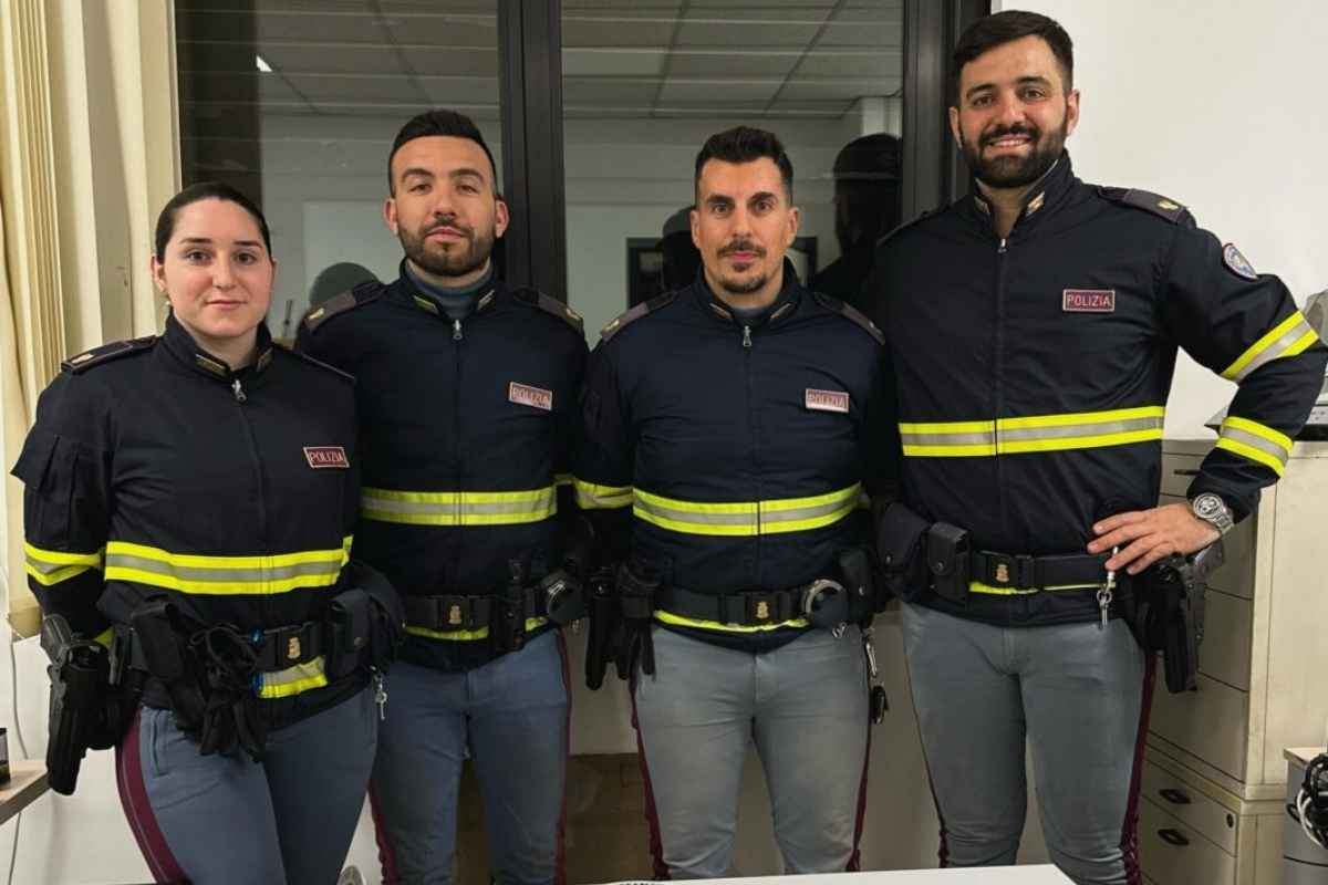 Fermato al casello autostradale con un carico di cocaina. La Polstrada intercetta sette chili di cocaina durante un controllo. Droga nascosta nel bagagliaio: arrestato un uomo di 38 anni. Casalecchio di Reno, corriere della droga arrestato con sette chili di cocaina.